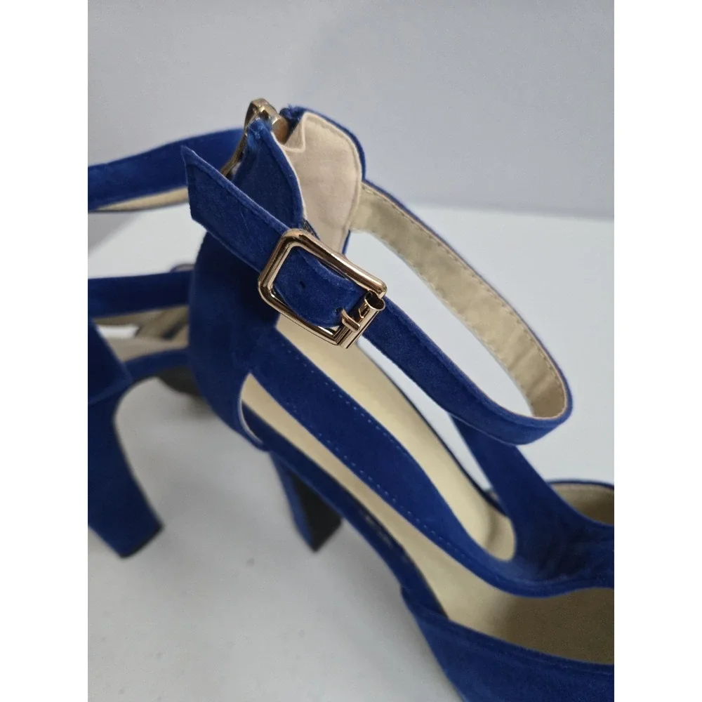 Gatuxus Women's Size 8.5 Royal Blue Velvet Platform‎ Heels with Ankle Strap